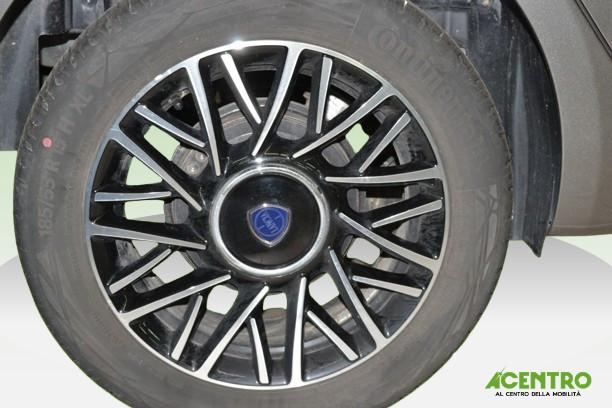 LANCIA New Ypsilon 1.0 70cv Hybrid Gold