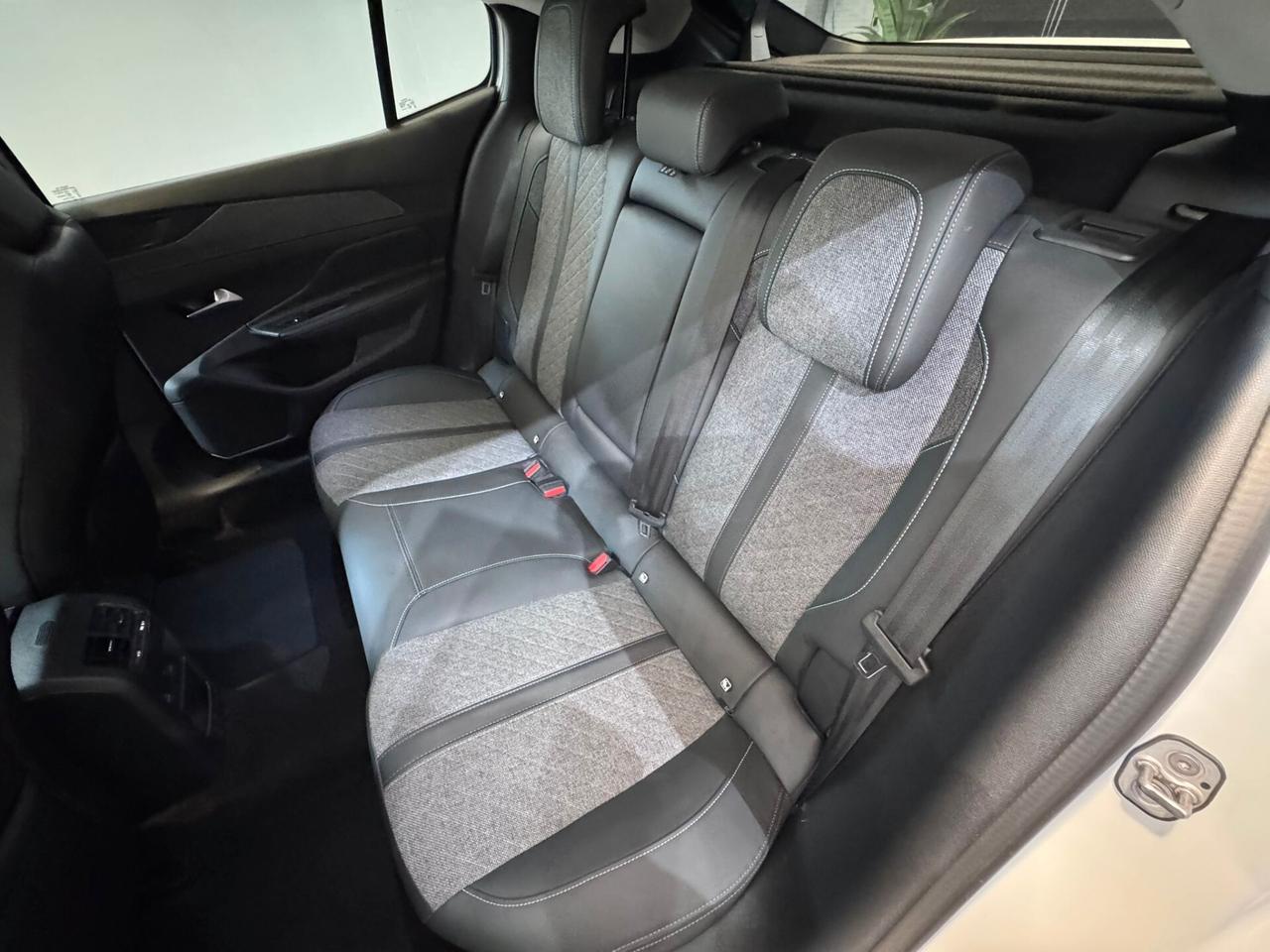 Peugeot 408 PureTech 130 S&S EAT8 Allure