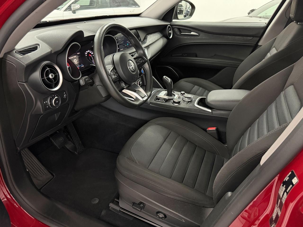 Alfa Romeo Stelvio 2.2 TD 190 CV BUSINESS AT8 Q4 MODELLO NUOVO TAGLIANDATA