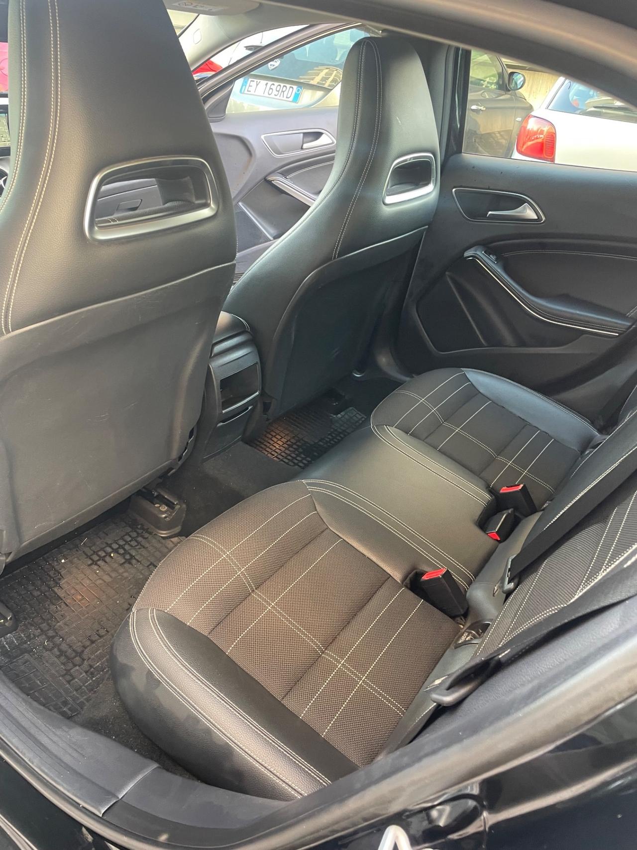 Mercedes-benz GLA 220 CDI Automatic 4Matic Premium