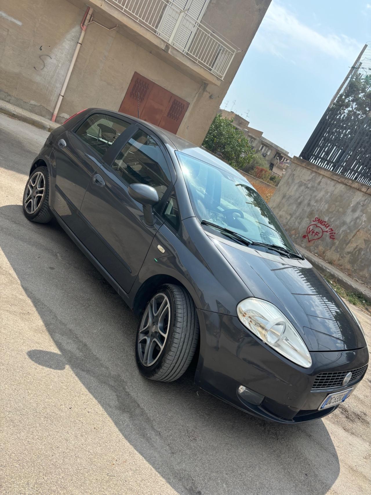 Fiat Grande Punto Grande Punto 1.3 MJT 75 CV 5 porte Dynamic