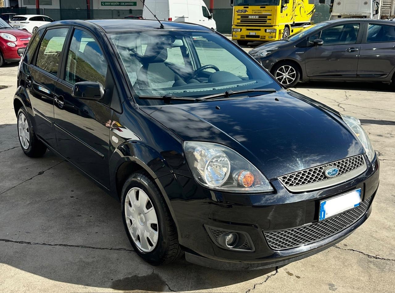 Ford Fiesta 1.4 TDCi 68cv 5p. Ghia NEOPATENTATI