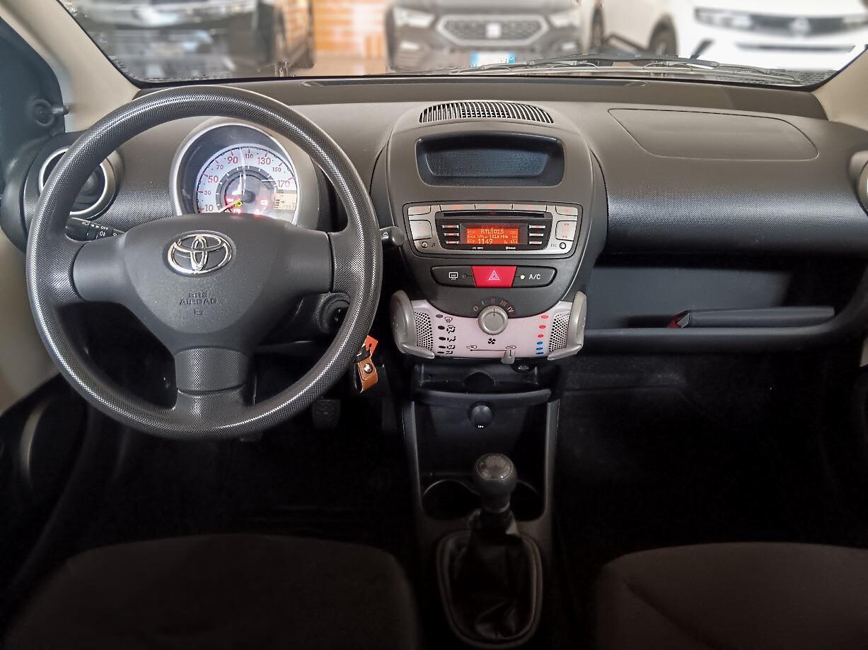 Toyota Aygo X-Cool 1.0 (68 cv)