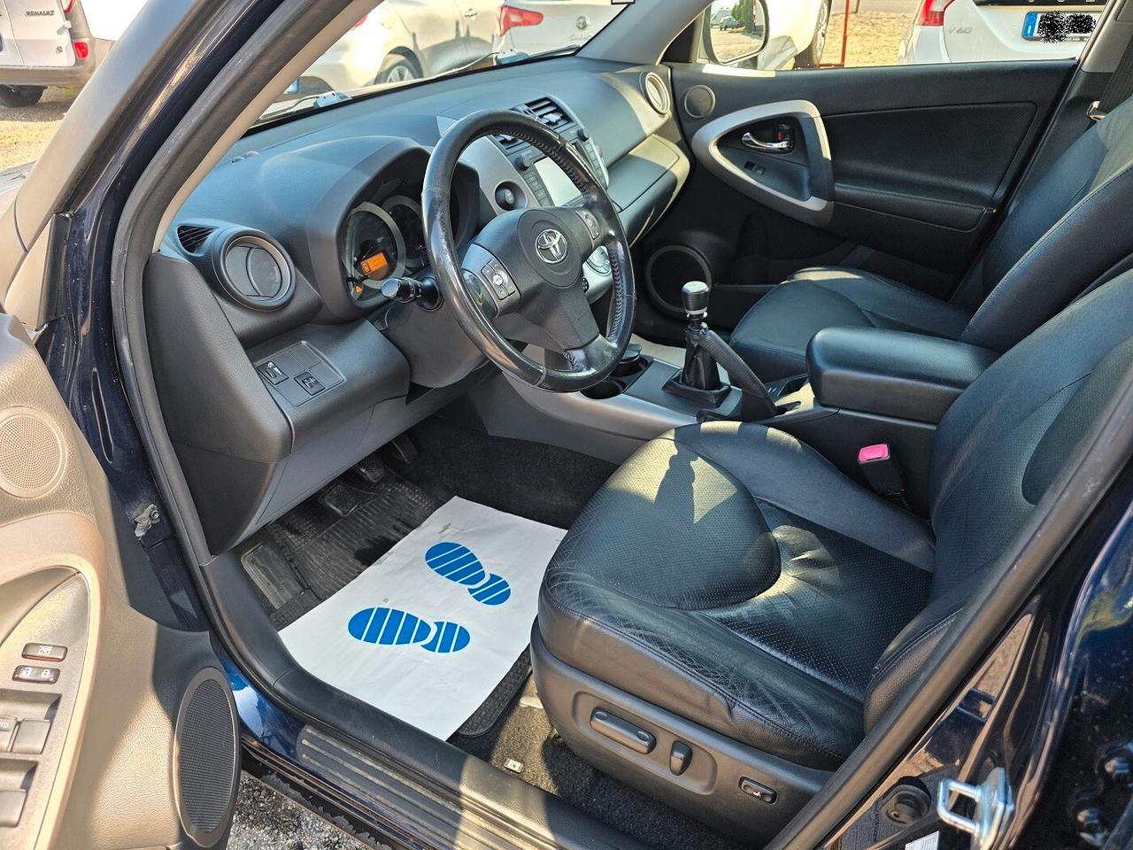 Toyota RAV 4 2.2 D-4D 136 CV Luxury