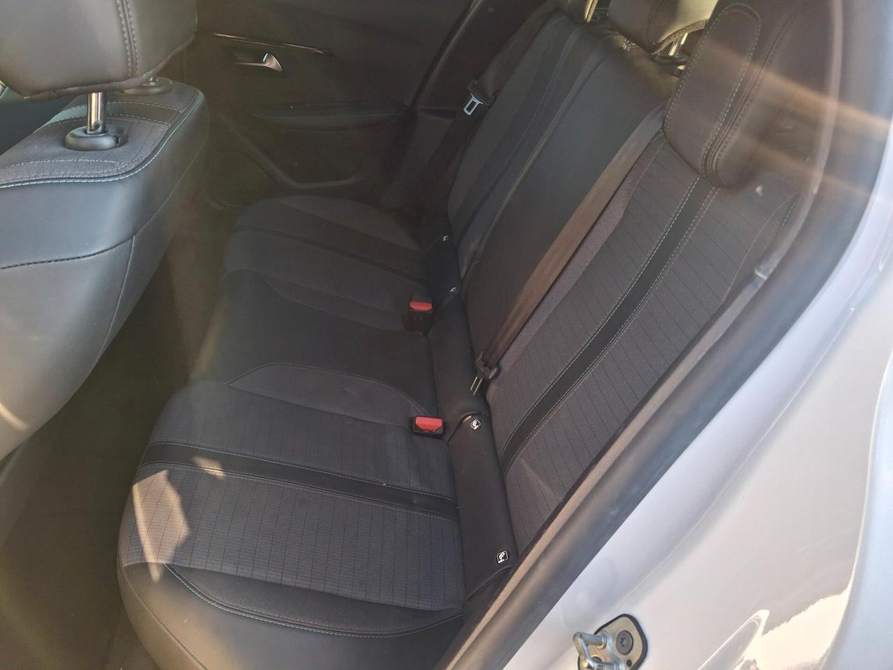 Peugeot 208 PureTech 100 cc 1.2 benz. 5 porte Active Pack automatica neopatentati