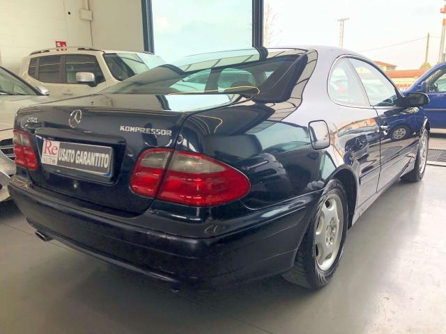 Mercedes-Benz CLK 200 COMPRESOR Avantgarde / schermo