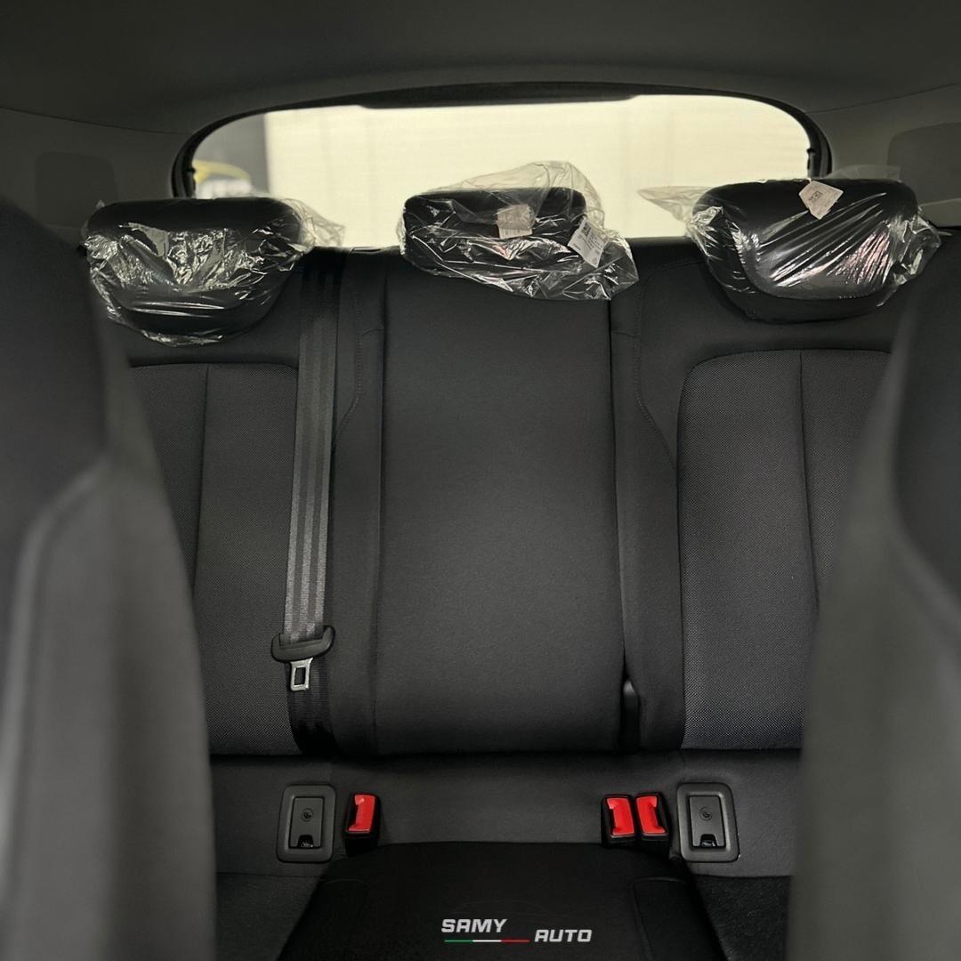 Audi Q2 30 TDI Identity Black