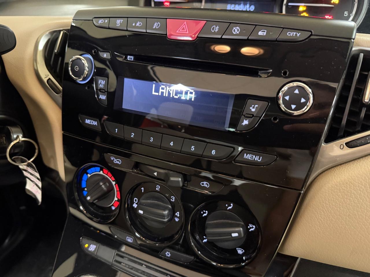 Lancia Ypsilon 1.3 MJT 30th Anniversary TETTO