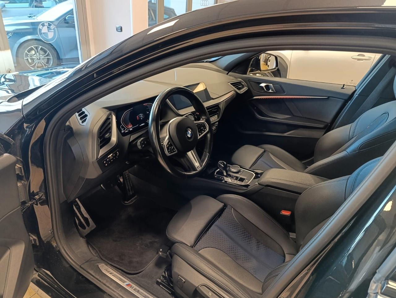 Bmw 118 118d 5p. Msport