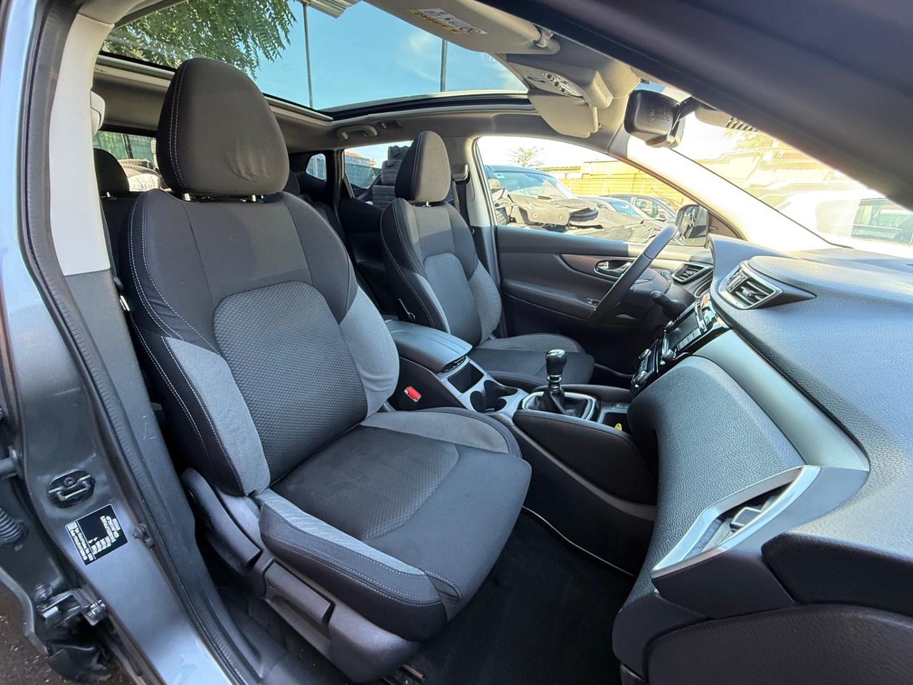 Qashqai 1..5 dCi 115 CV Tekna+-unipro-rate-garanzia