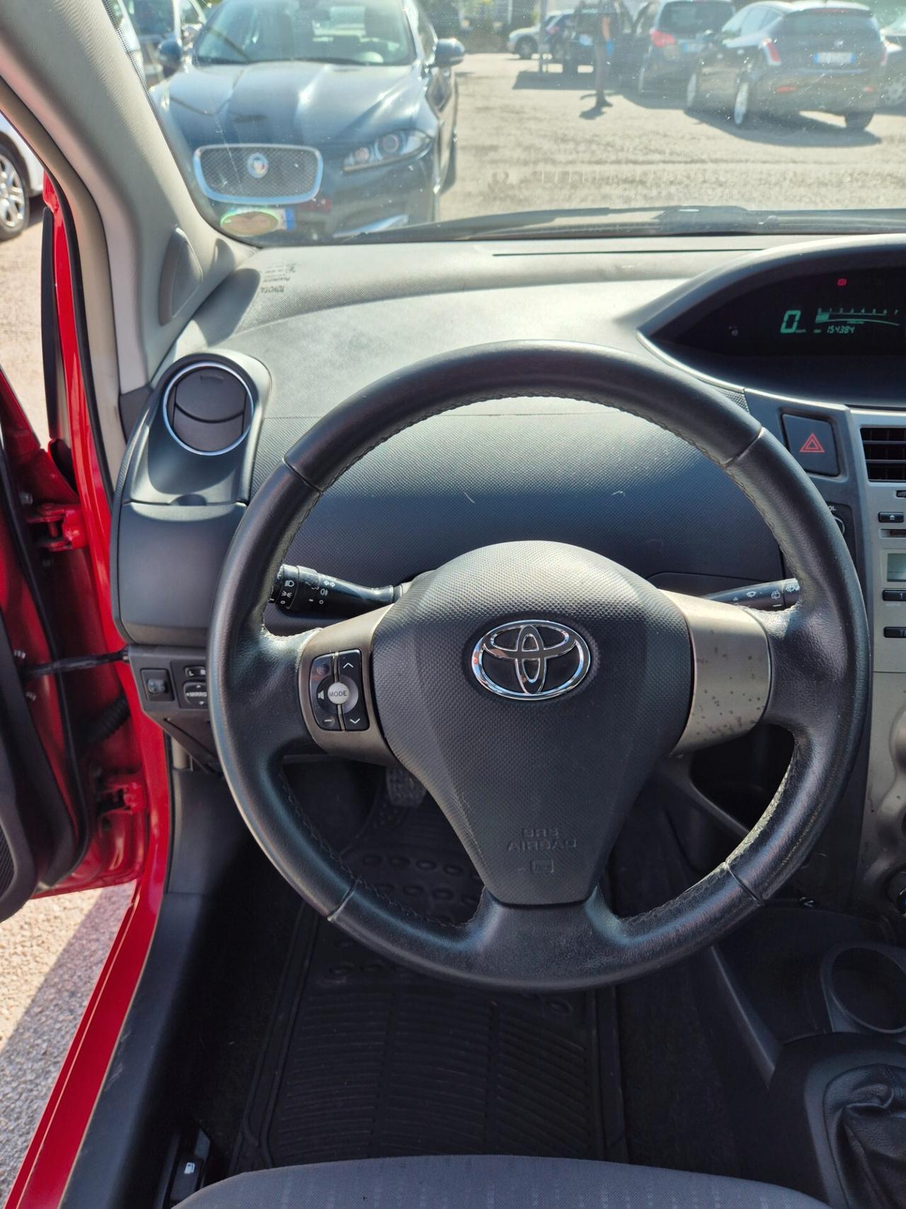 Toyota Yaris 1.3 5 porte Sol