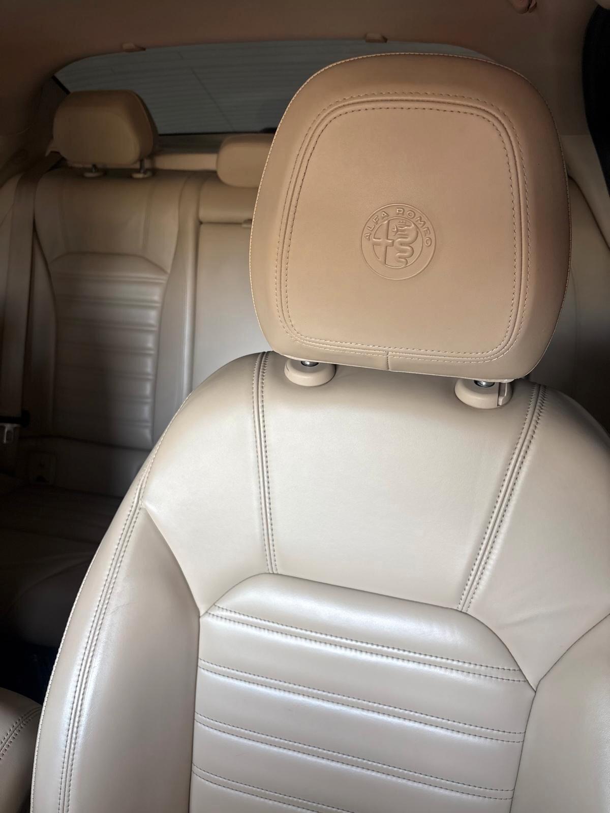 Alfa Romeo Giulia 2.2 Turbodiesel 210 CV AT8 AWD Q4 Veloce