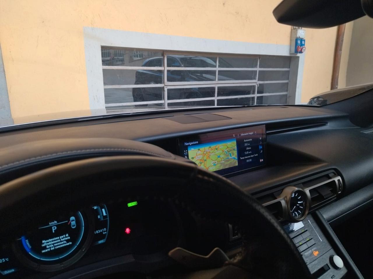 Lexus RC 300h Hybrid F Sport