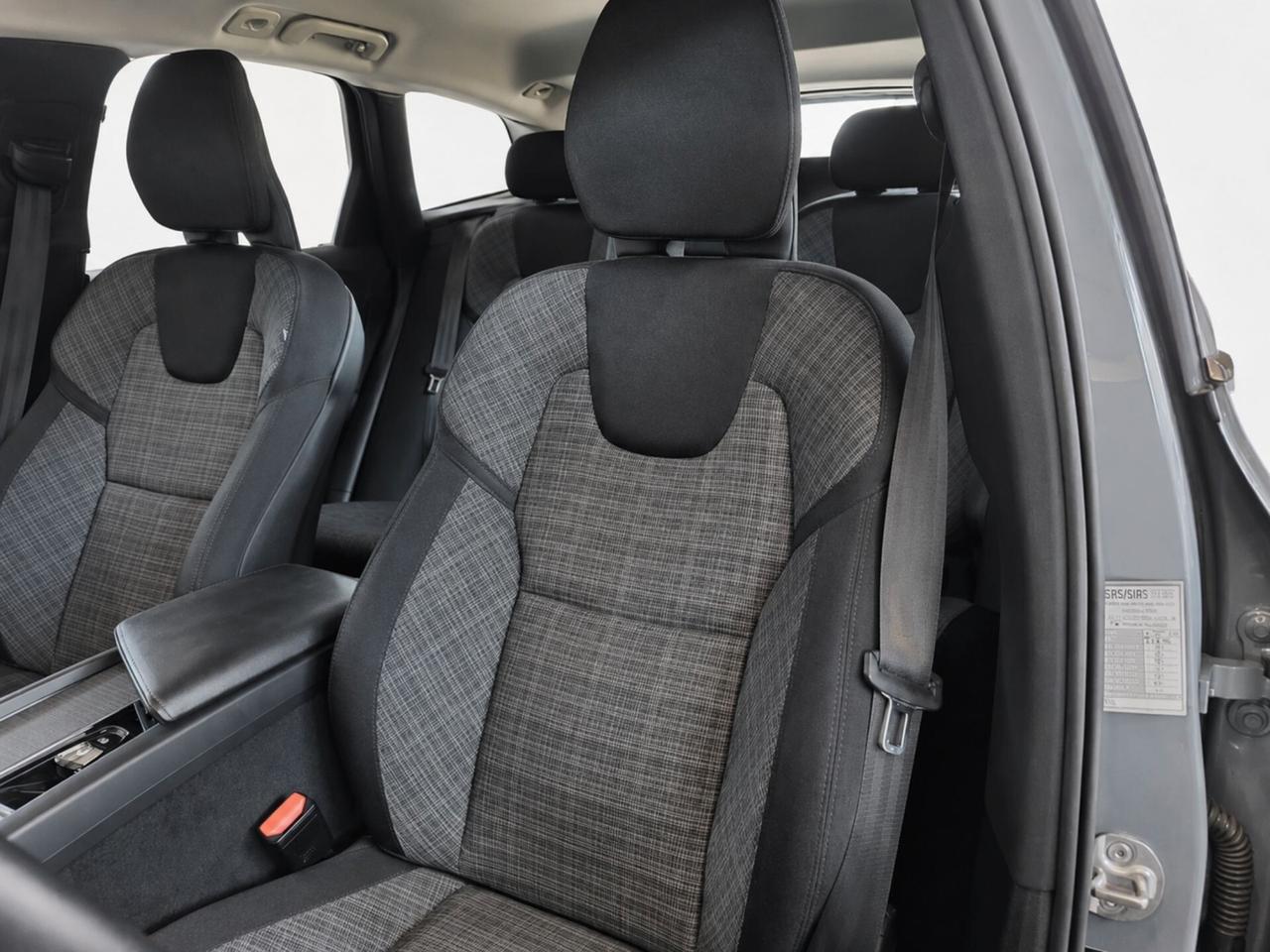 ---IN ARRIVO--- Volvo XC 60 XC60 B4 (d) automatico Core