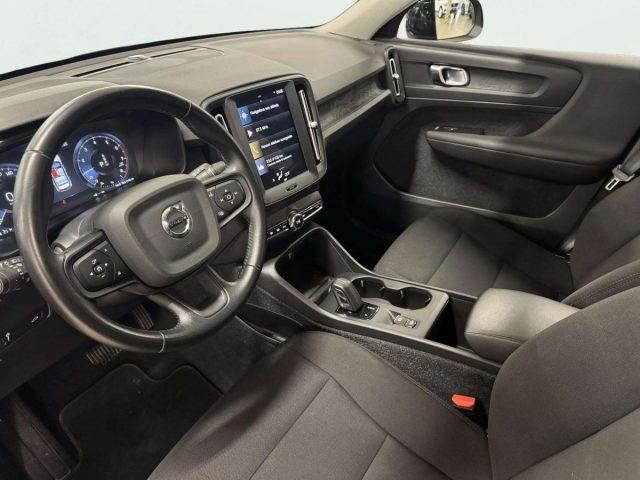 VOLVO XC40 T2 MOMENTUM CORE AUTOMATICA