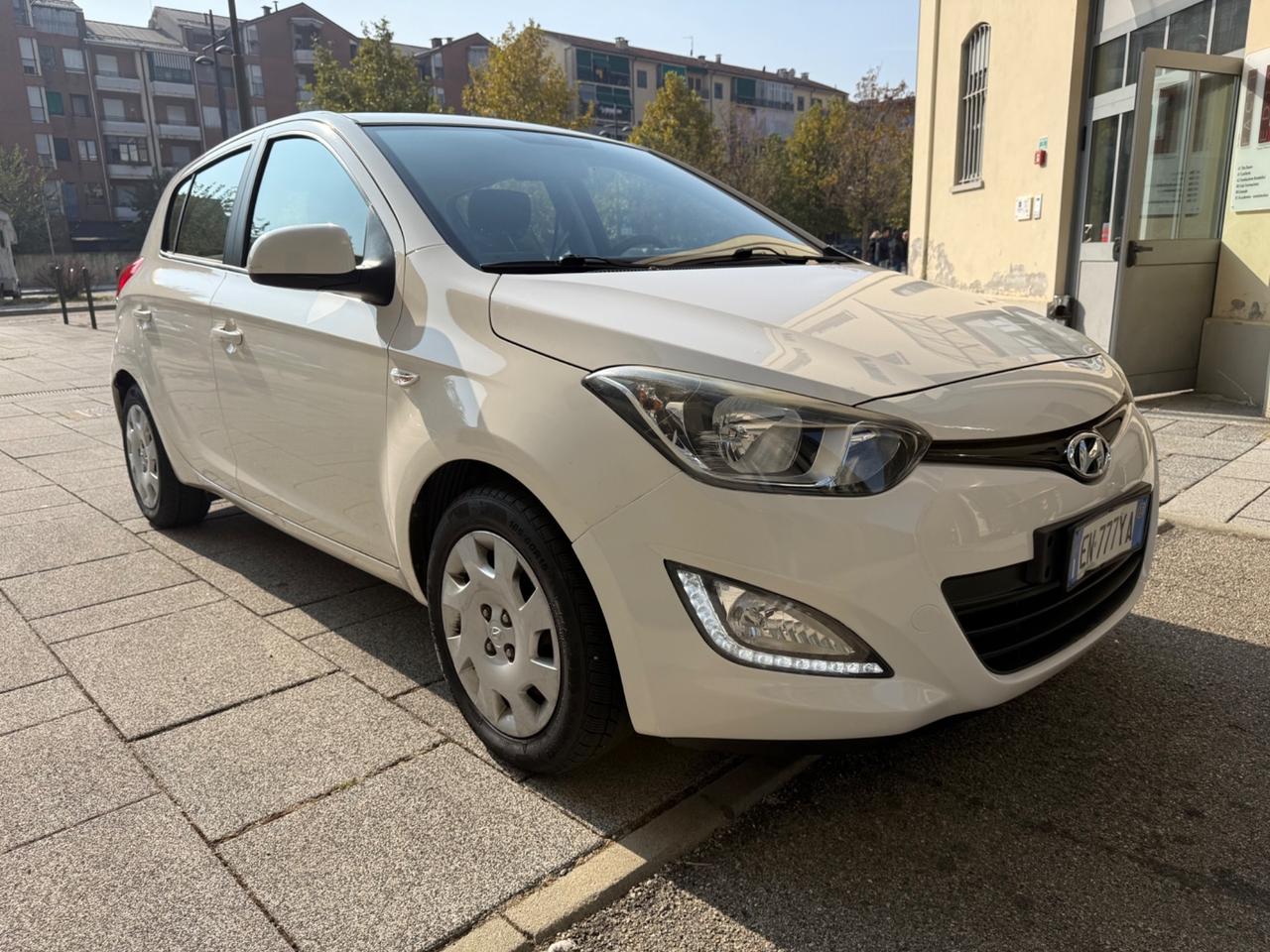 Hyundai i20 1.2 5p. Econext Sound Edition