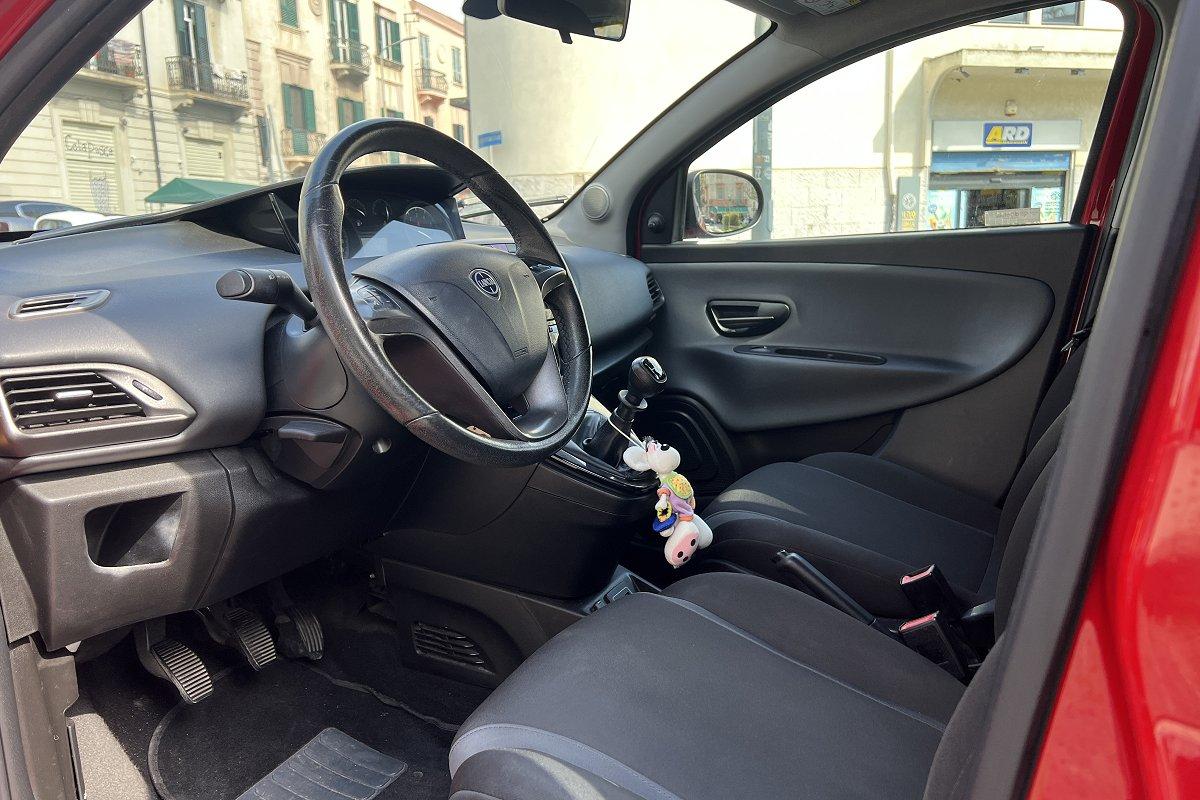 LANCIA Ypsilon 1.2 69 CV 5 porte Gold