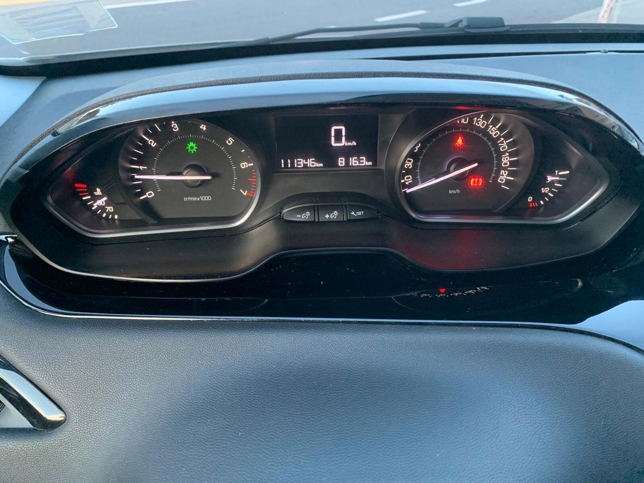 Peugeot 208 5 porte NEOPATENTATI