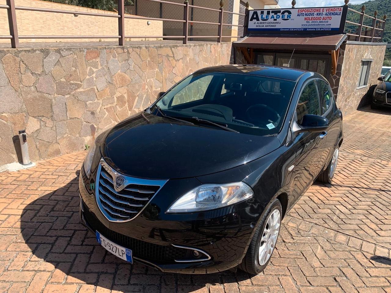 Lancia Ypsilon 0.9 TwinAir 85 CV 5 porte S&S Gold