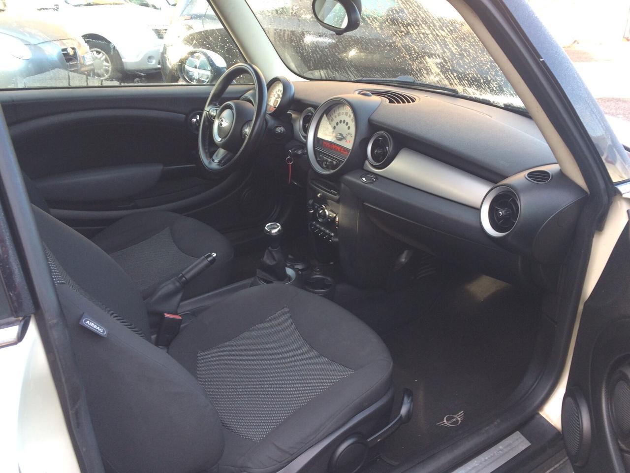 2011 Mini 1.6 16V One (55kW) per neopatentati tagliandata !!!