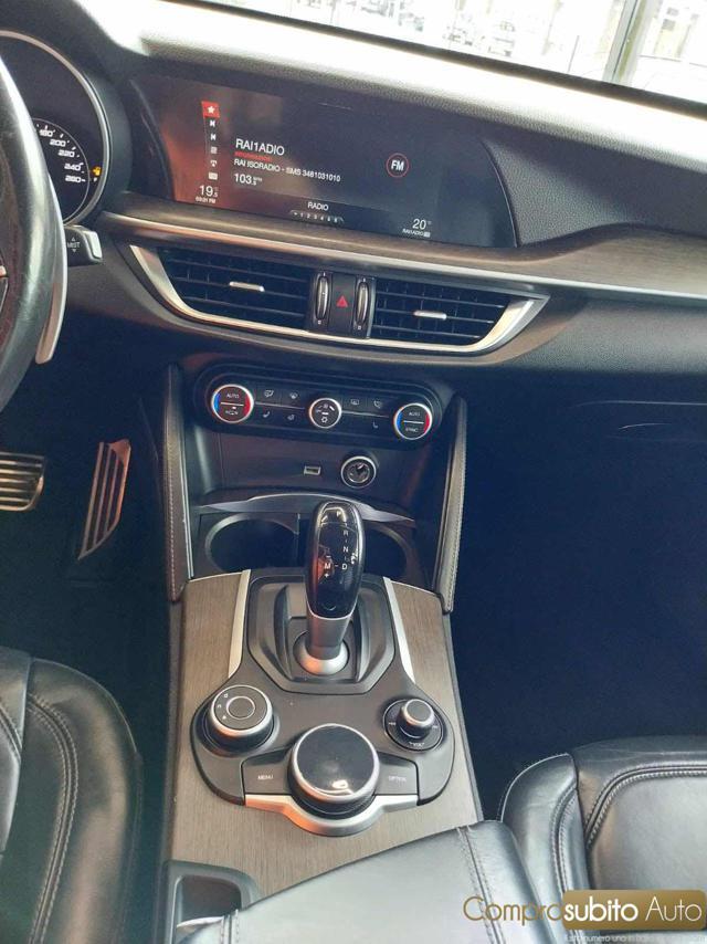 ALFA ROMEO Stelvio 2.0 Turbo 280 CV AT8 Q4 Super
