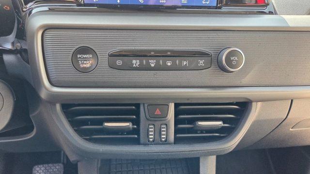 FORD Tourneo Courier II 1.0 ecoboost 125cv Titanium powershift PERMUTE