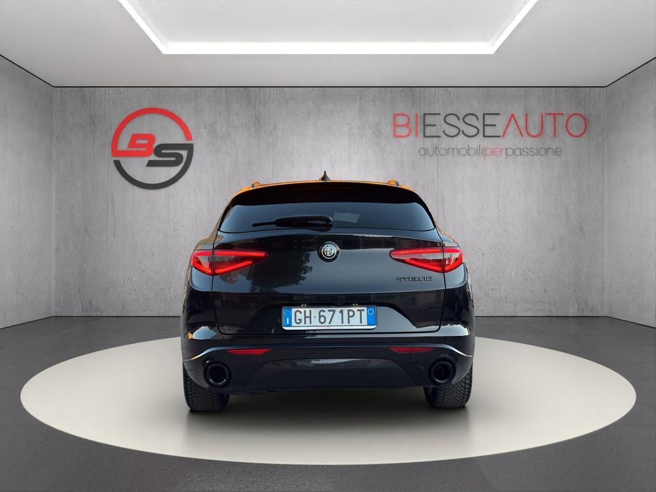 Alfa Romeo Stelvio 210 CV AT8 Q4 Veloce