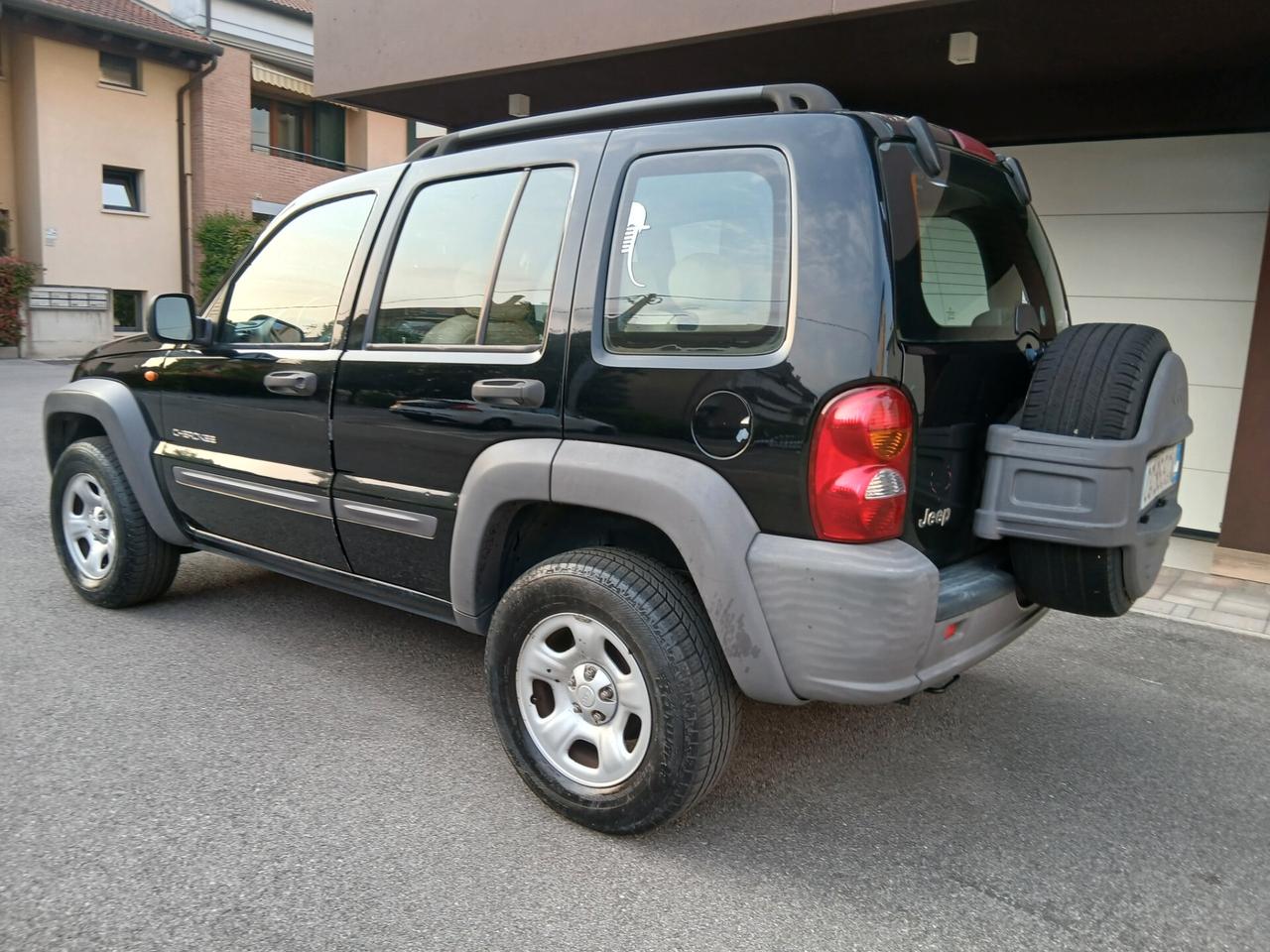 Jeep Cherokee 2.5 CRD Sport 4x4 cambio manuale