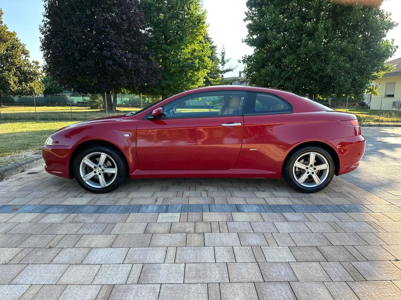 Alfa Romeo GT 1.8 16V TS Progression ( Disegno BERTONE )