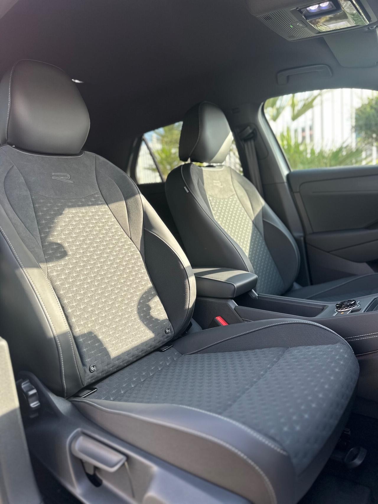 Volkswagen T-Roc 1.5 eTSI ACT 150 CV DSG R-Line