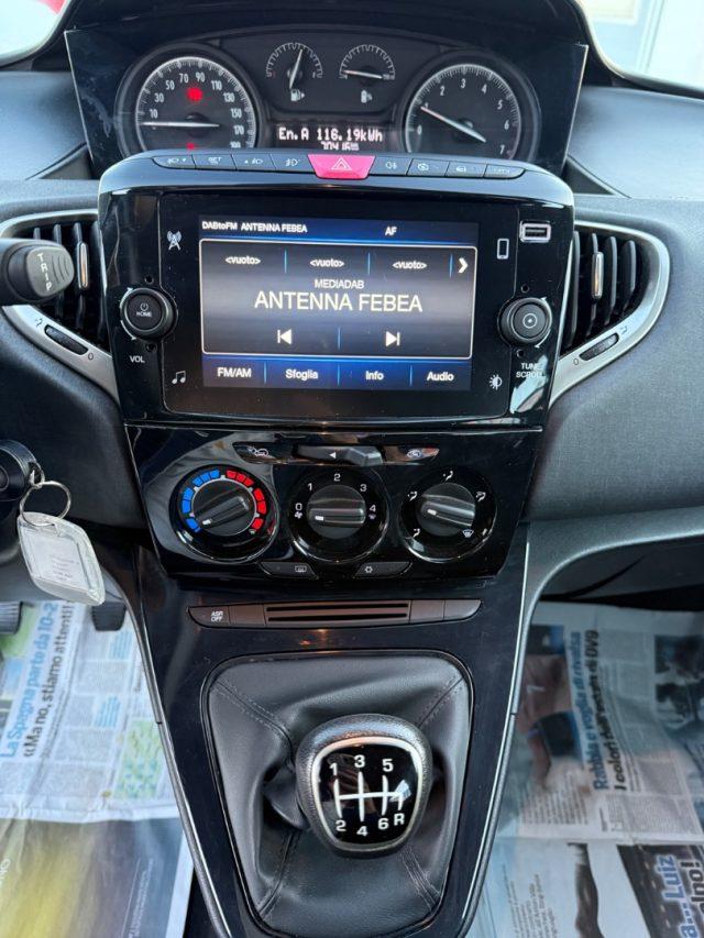 LANCIA Ypsilon Hybrid GOLD AZIENDALE