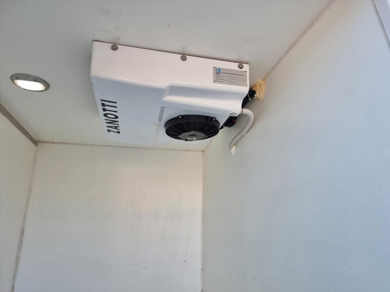 Volkswagen CRAFTER DIESEL 2.0 TDI TRASPORTO PANE-PRODOTTI FARMACEUTICI