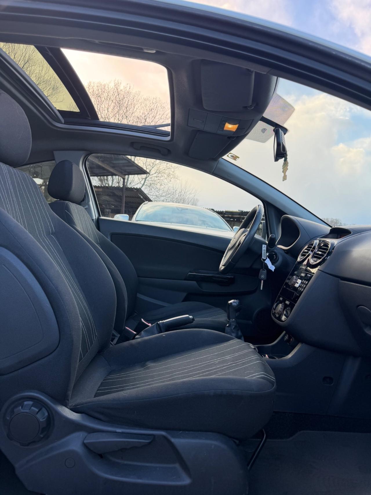 Opel Corsa 1.2 3 porte Sport