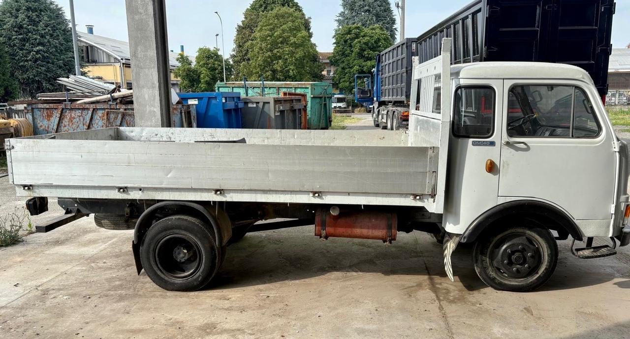 OM 40 autocarro Iveco epoca cassone