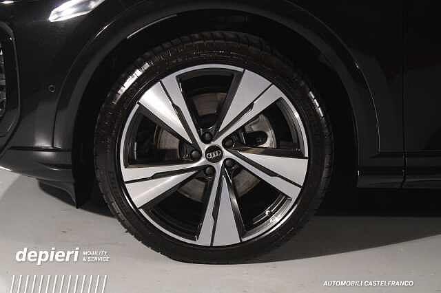 Audi Q5 TDi S tronic quattro Launch edition one mHEV+