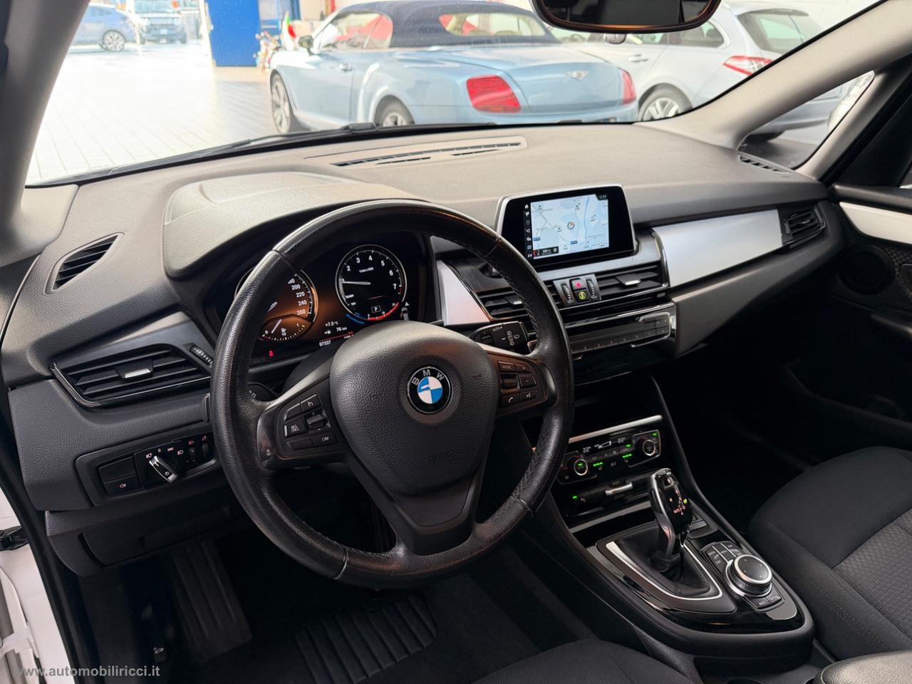 BMW 218i ACTIVE TOURER