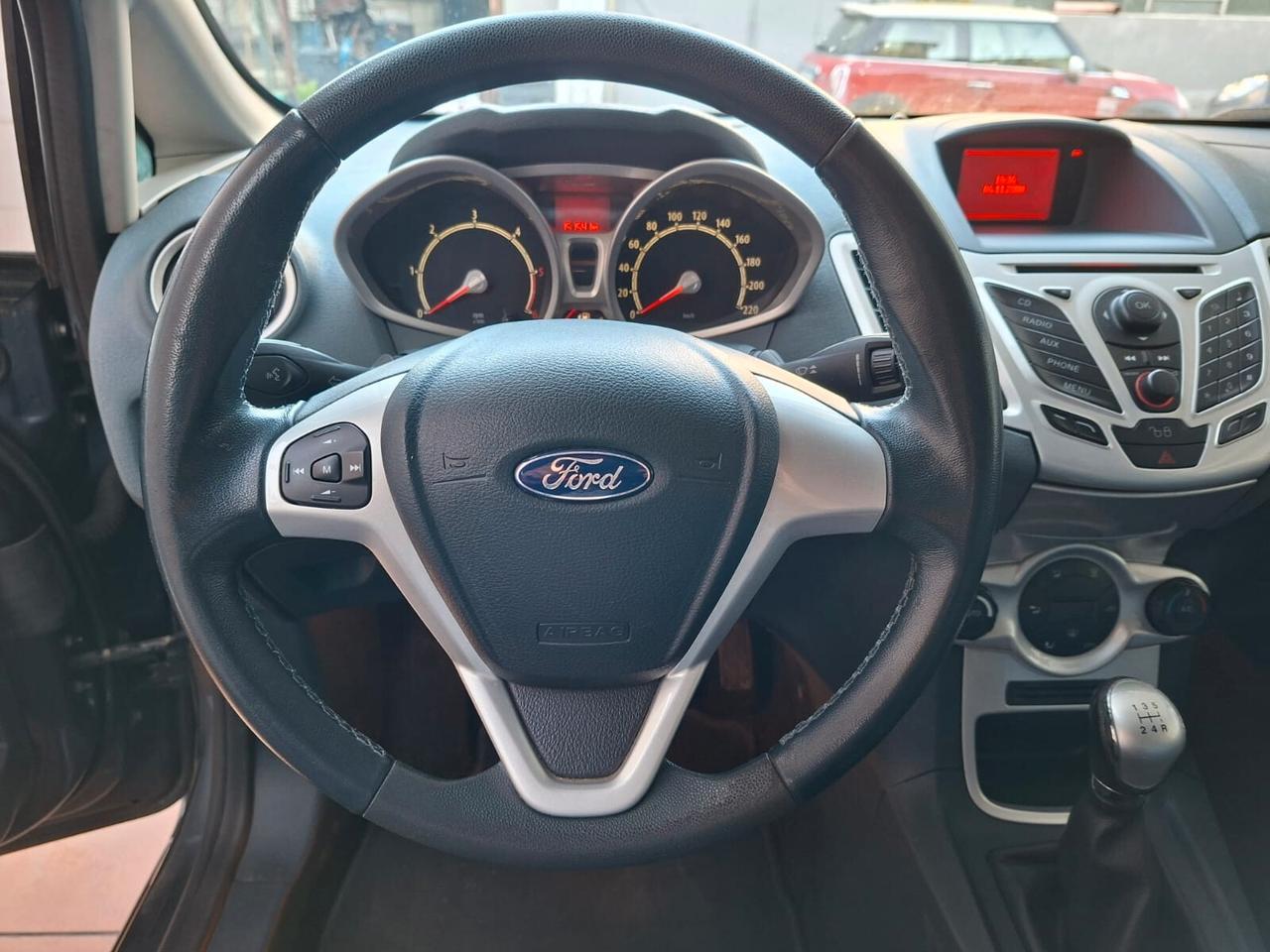 Ford Fiesta 5p 1.4 tdci Titanium, adatta a neop.