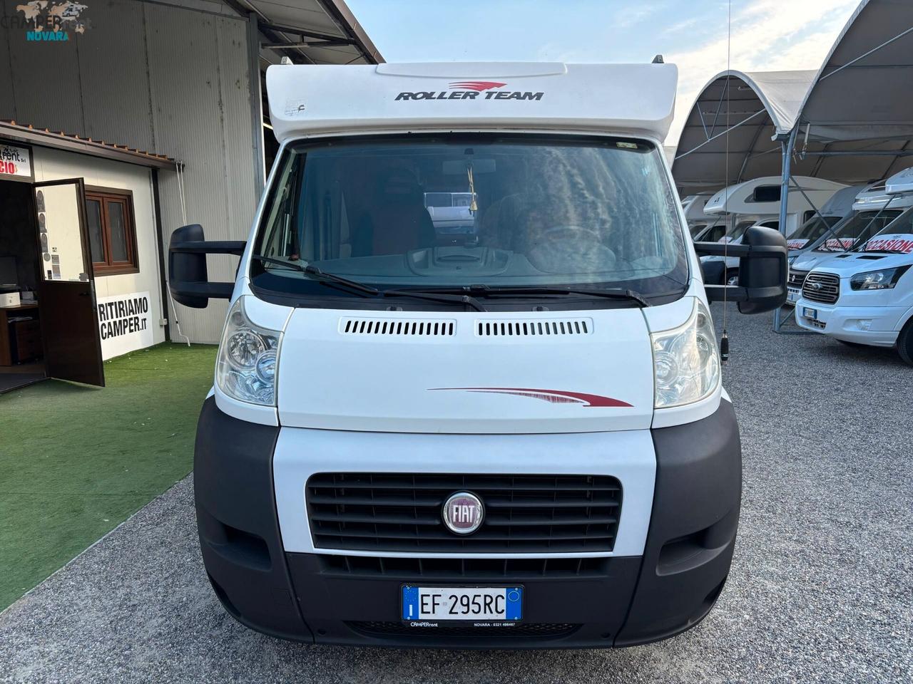 ROLLER TEAM AUTO-ROLLER A F700 P - Semintegrale con letto alla francese in coda