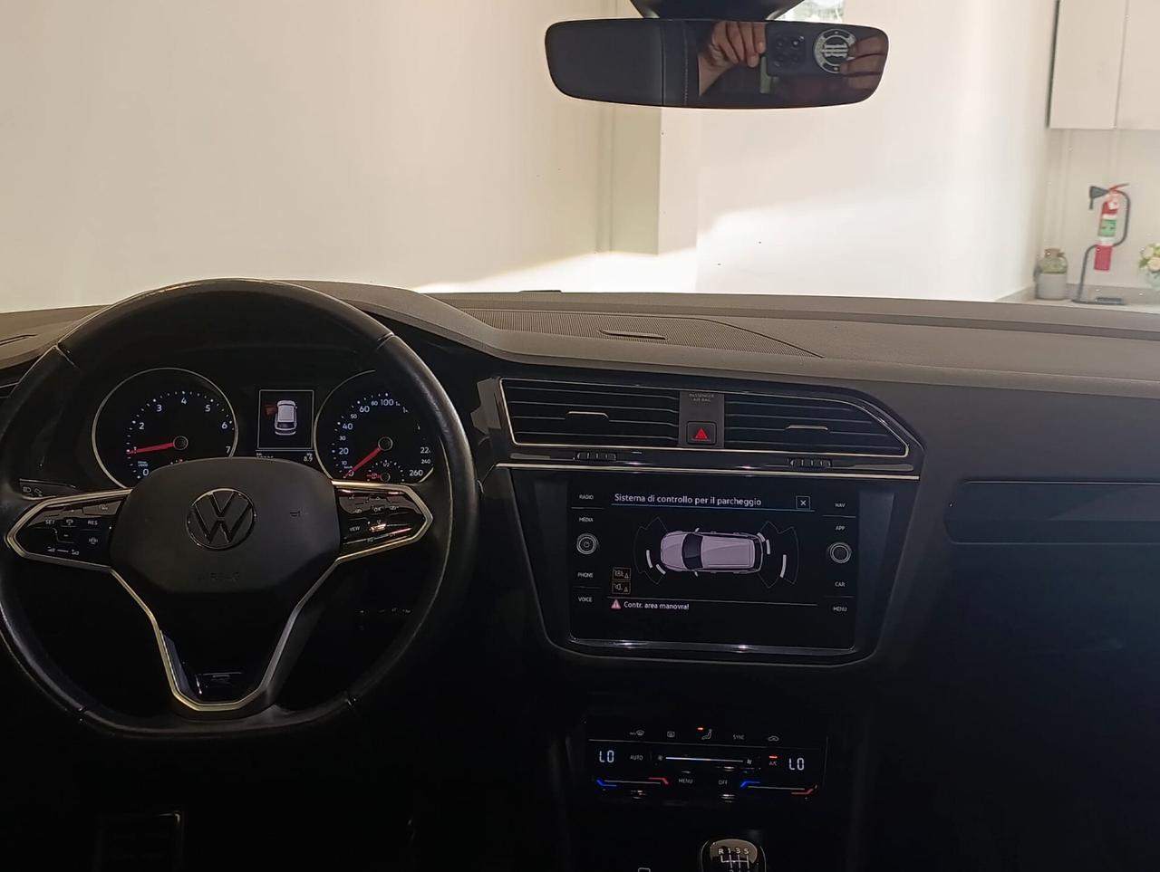 VOLKSWAGEN TIGUAN 1.5 BENZINA ANNO 2022 KM25000