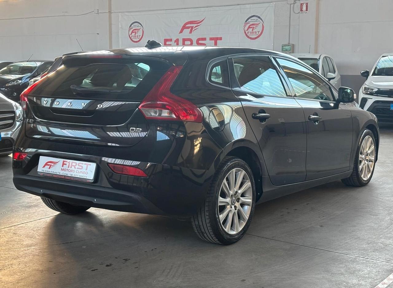 Volvo V40 D2 1.6 Summum