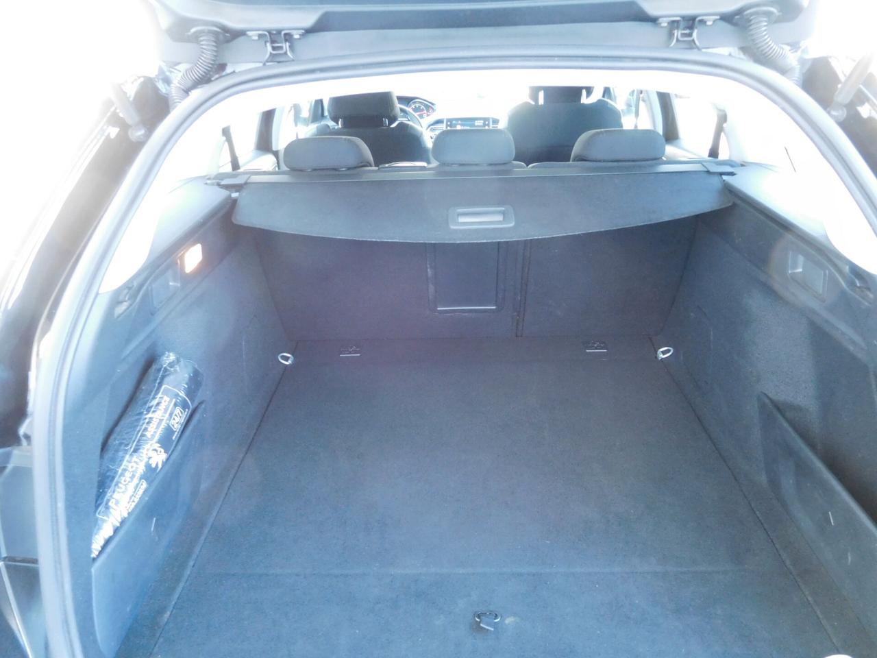 Peugeot 308 BlueHDi 130 S&S SW Allure