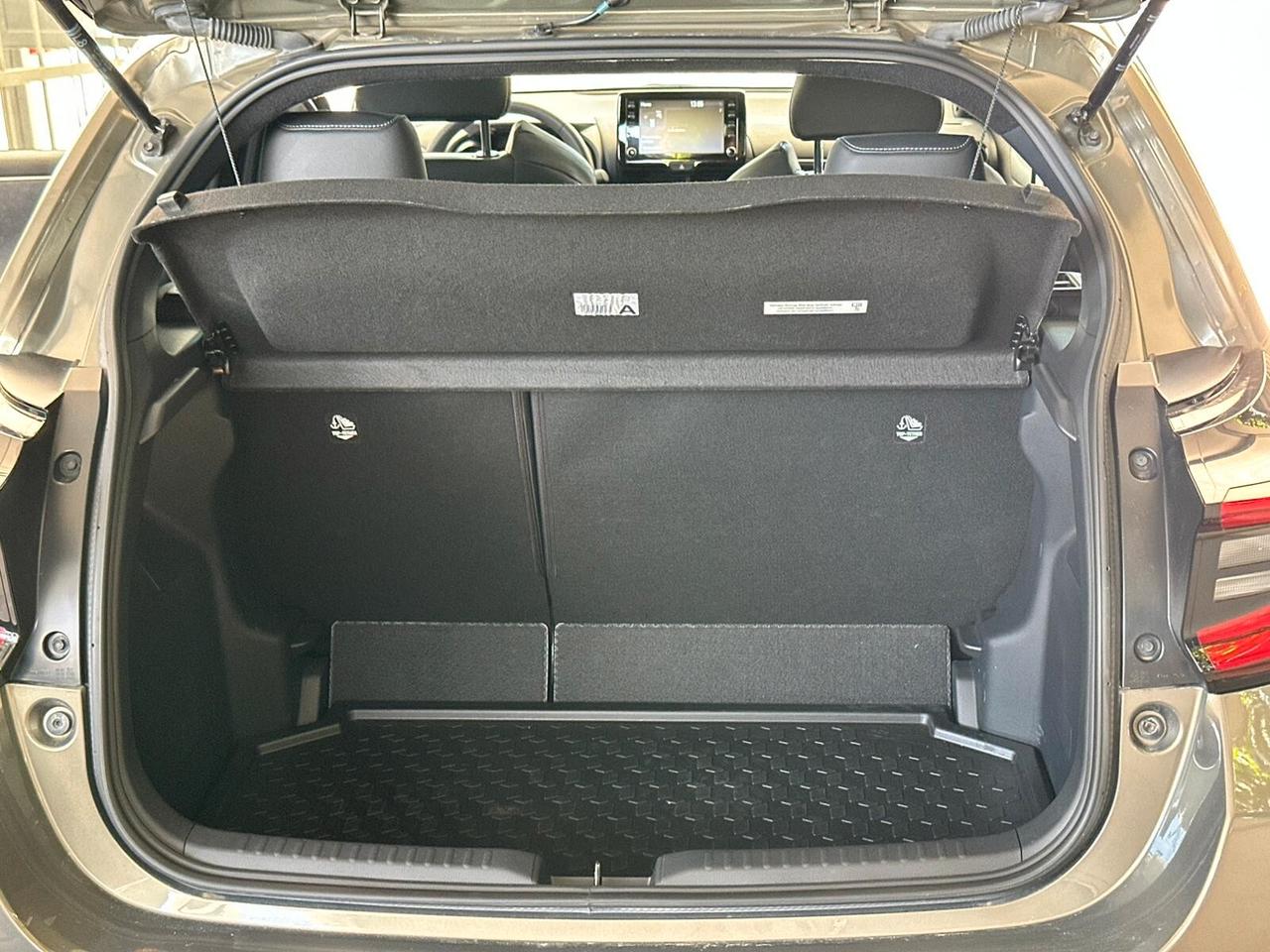 Toyota Yaris 1.5 Hybrid 5 porte Lounge