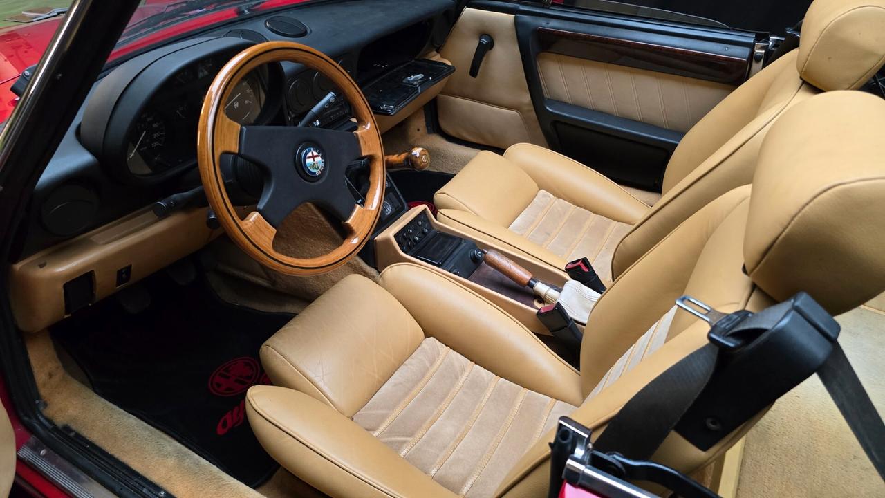 Alfa Romeo Spider 2.0i