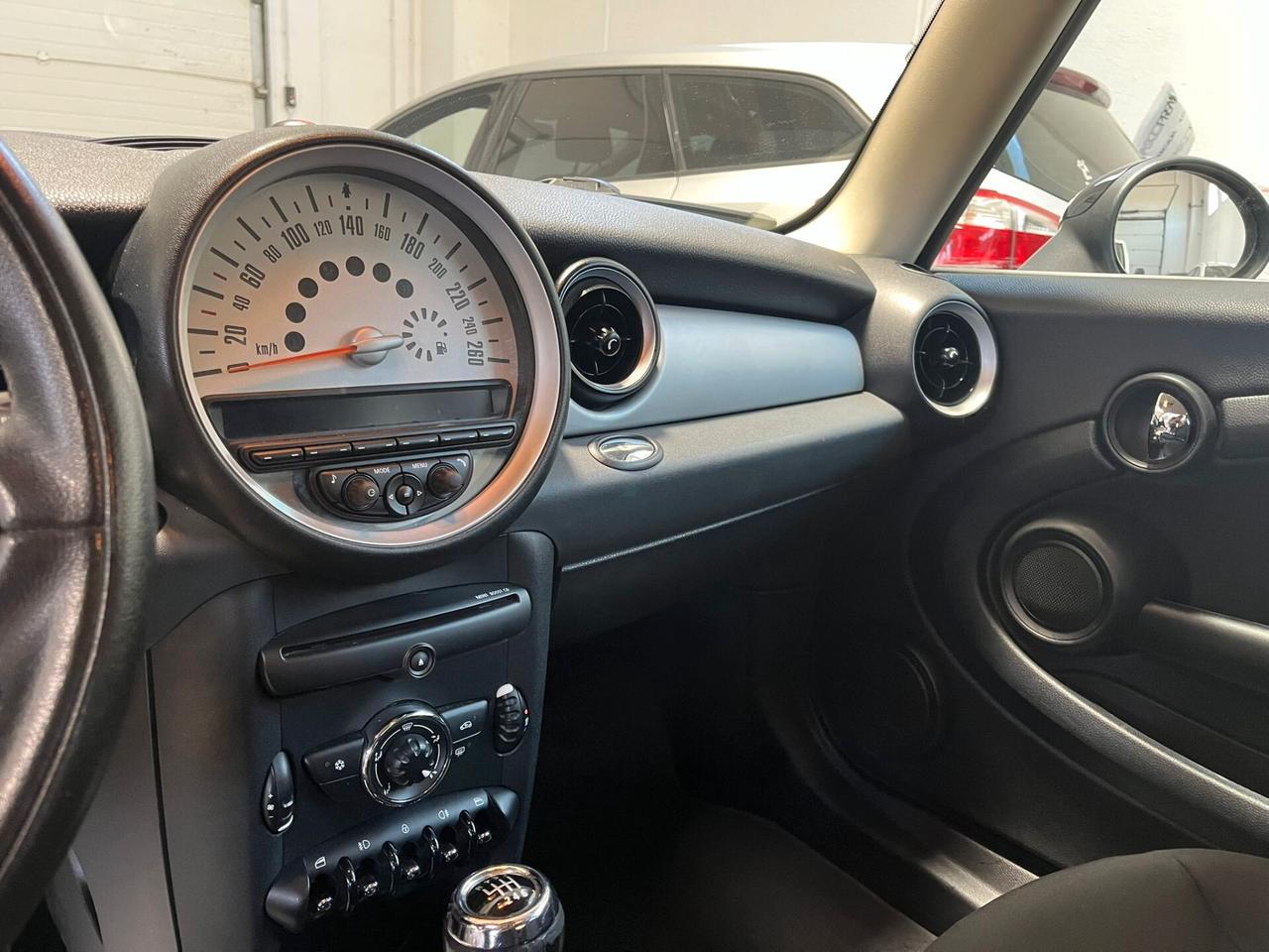Mini Mini 1.6 16V One 55kW 75cv 2011