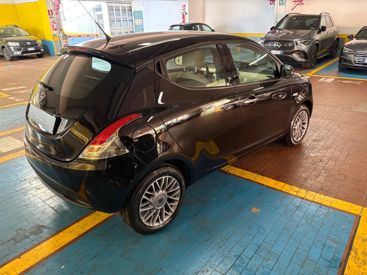 Lancia Ypsilon 1.2 69 CV 5 porte S&S Gold NEOPATENTATI...!!!!!