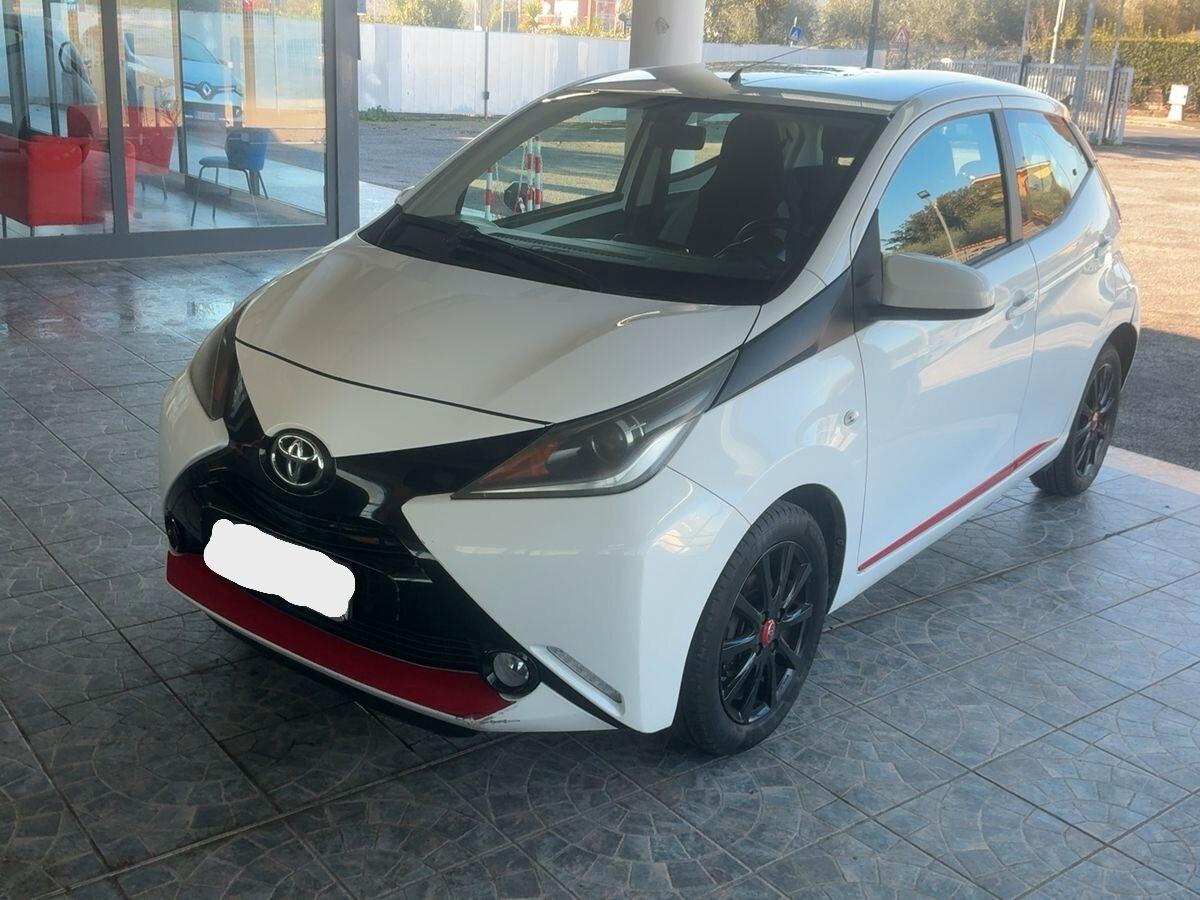 Toyota Aygo 1.0 VVT-i 69 CV 5 porte x-play