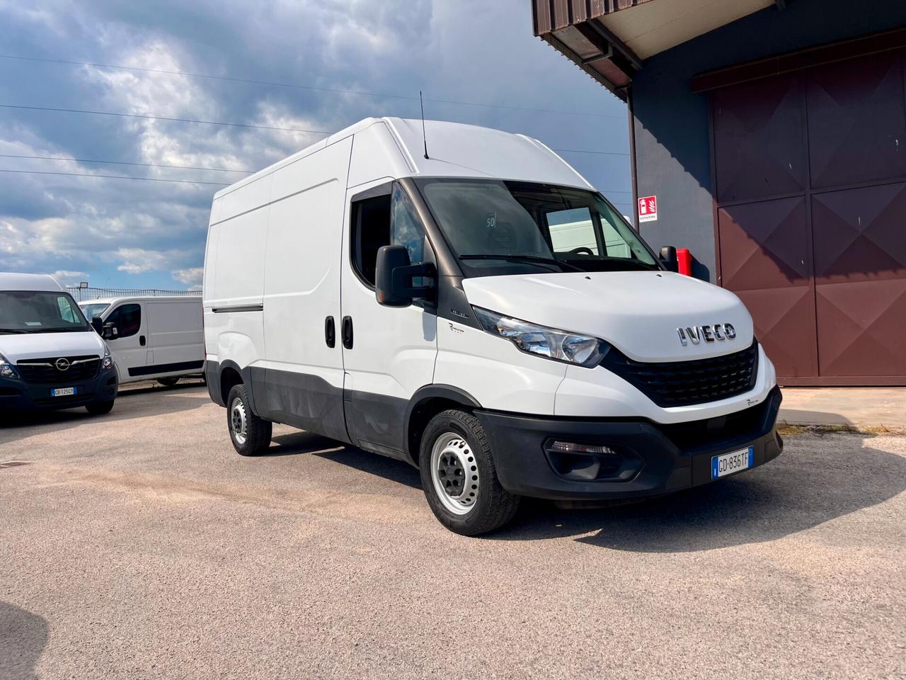 IVECO DAILY 35-120 2.3 DIESEL 116 CV - FURGONE - AZIENDALE