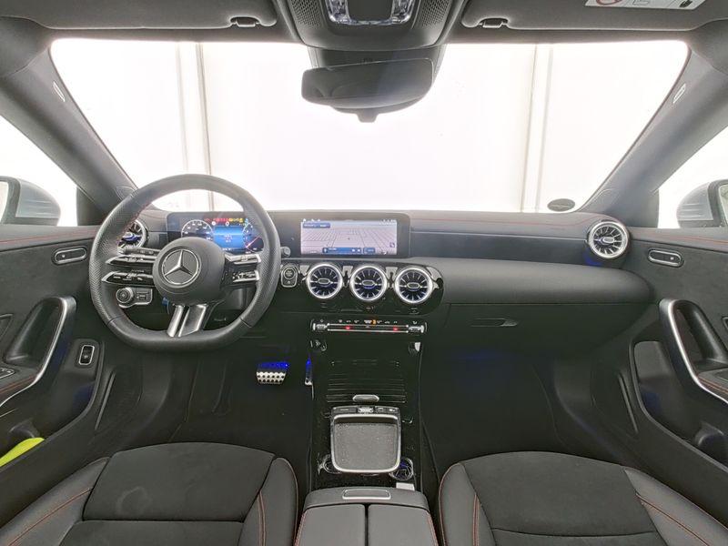 Mercedes-Benz 200 Automatic AMG Line Advanced Plus