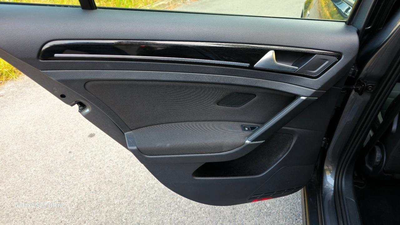 Golf 7.5 TGI EXCUTIVE TOP GAMMA METANO FULL OPTIONAL GARANTITA 24 MESI