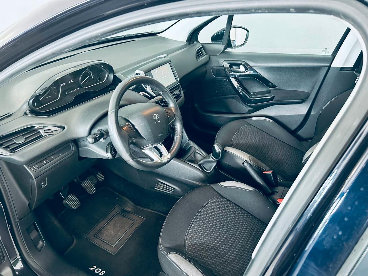 Peugeot 208 PureTech 82 5 porte Allure